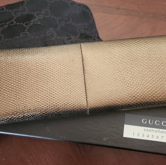 Gucci Metallic Vintage Gold Lizard Wristlet - Picture 2 of 12